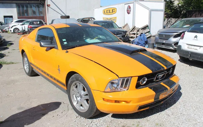 Ford Mustang cena 26900 przebieg: 174871, rok produkcji 2007 z Brwinów małe 46